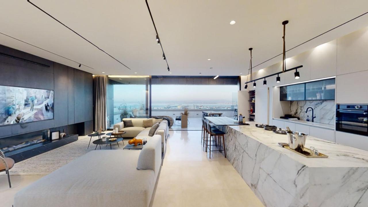 Serene - Infinity Cview Pool - 4 Bedrooms Luxury Penthouse ハイファ エクステリア 写真