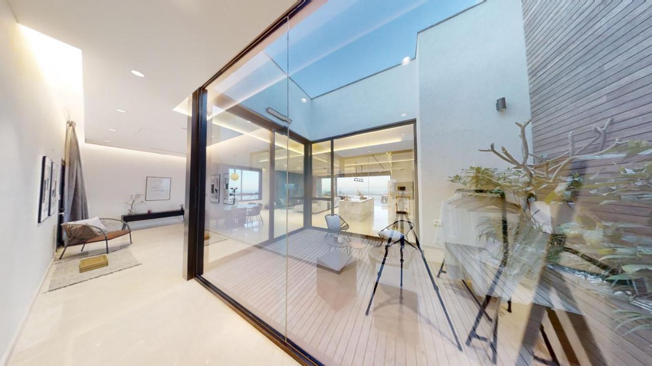 Serene - Infinity Cview Pool - 4 Bedrooms Luxury Penthouse ハイファ エクステリア 写真